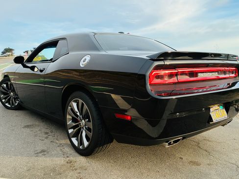 Used 2013 Dodge Challenger SRT8 w/ Harman Kardon Audio Group RWD image 4