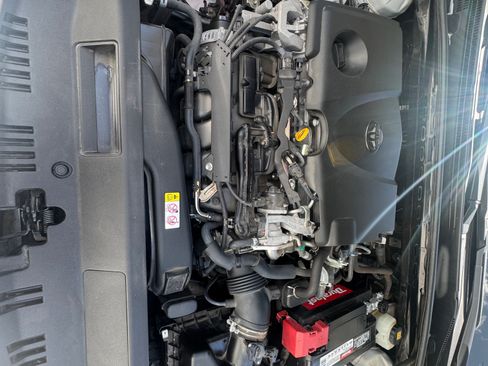 Used 2018 Toyota Camry SE FWD image 24