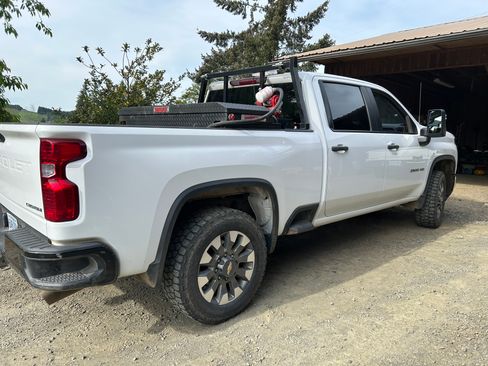 Used 2024 Chevrolet Silverado 2500 Custom w/ Custom Value Package AWD/4WD image 2