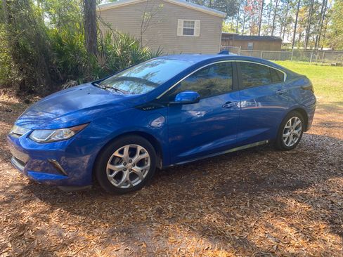 Used 2017 Chevrolet Volt Premier w/ Driver Confidence II Package image 10