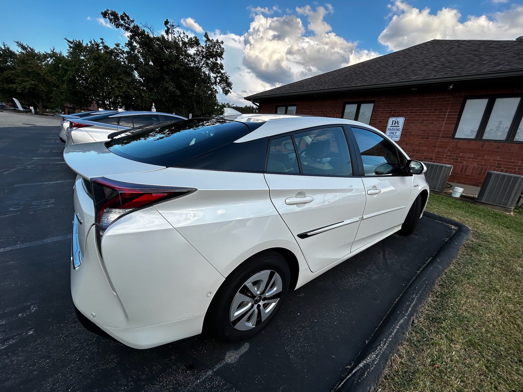 Used 2017 Toyota Prius Four w/ Advanced Technology Package FWD image 11