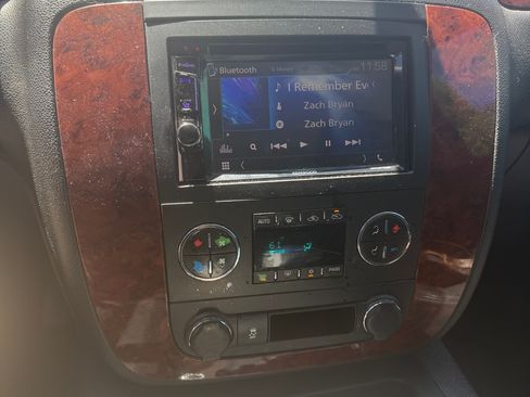 Used 2012 Chevrolet Avalanche LT AWD/4WD image 11