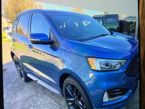Used 2019 Ford Edge ST w/ Equipment Group 401A image 2