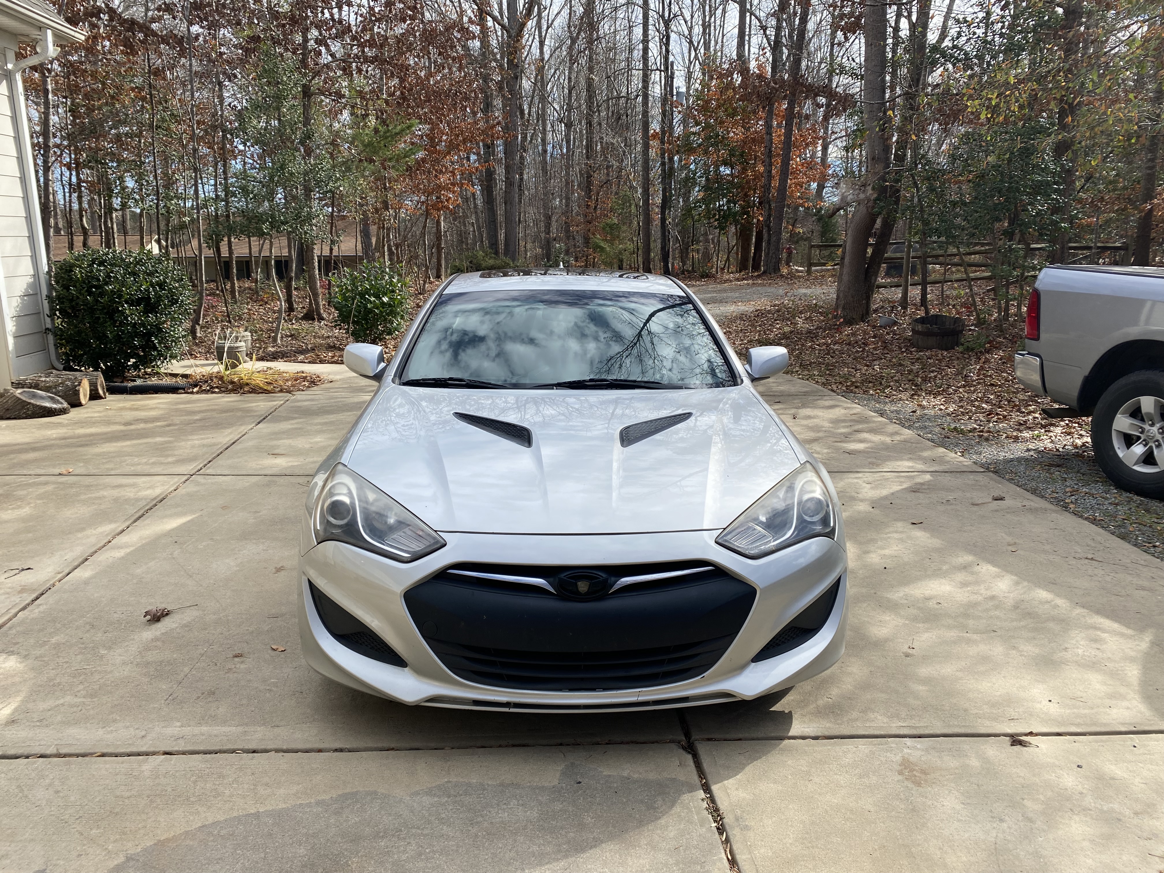 Used 2013 Hyundai Genesis 2.0T RWD image 2