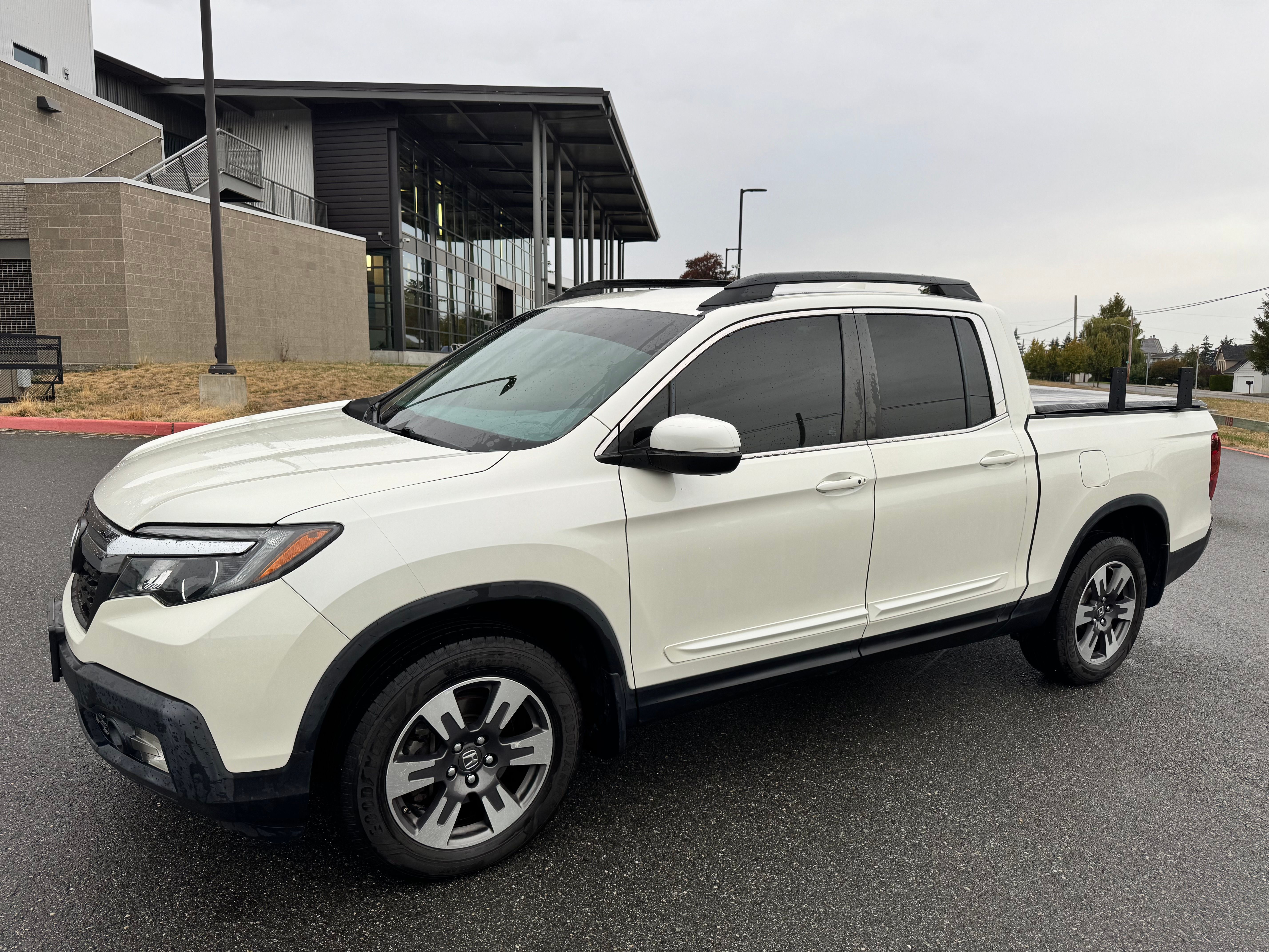 Used 2017 Honda Ridgeline RTL-T image 1