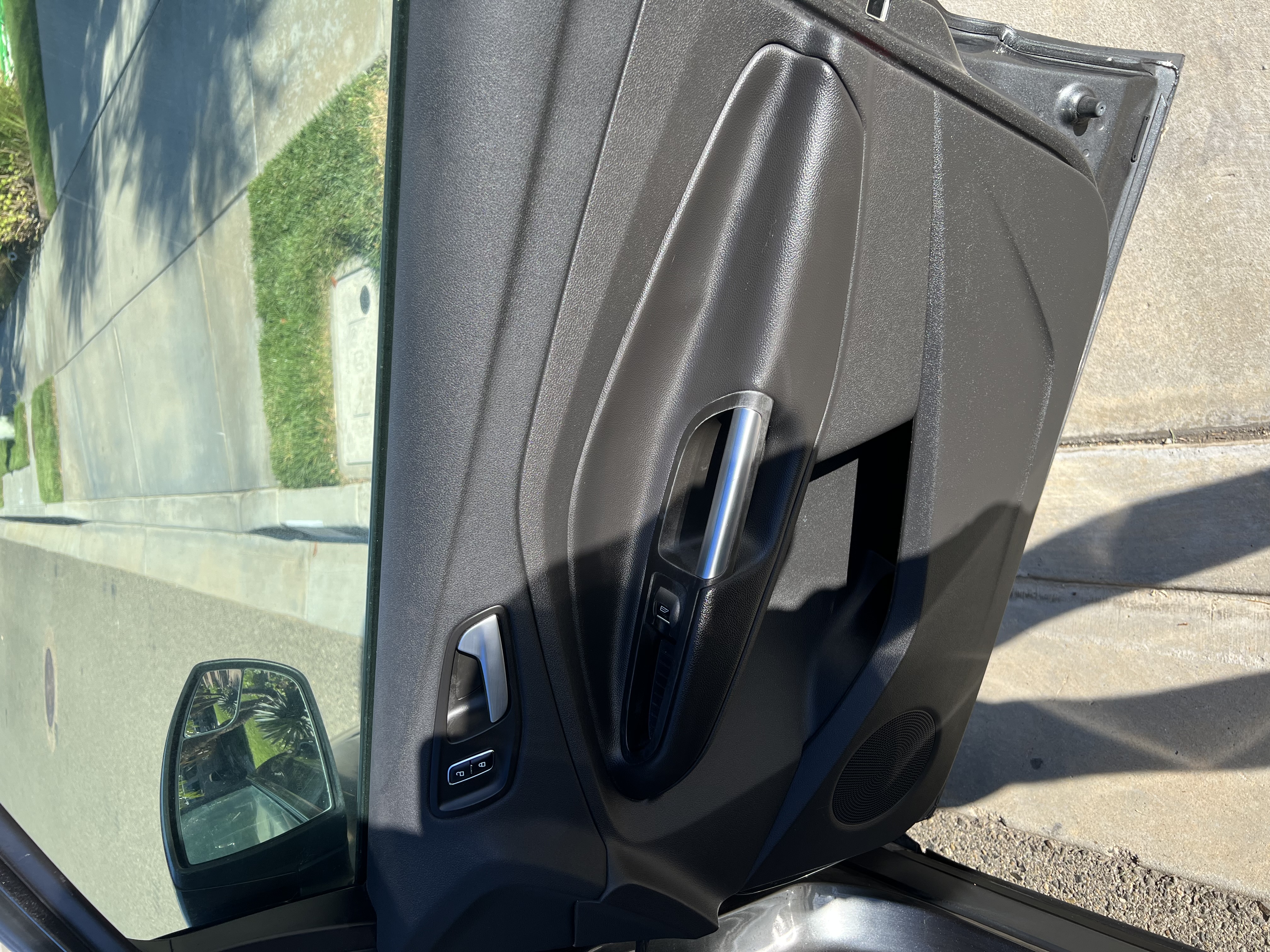 Used 2016 Ford Escape SE w/ SE Leather Comfort Package FWD image 6