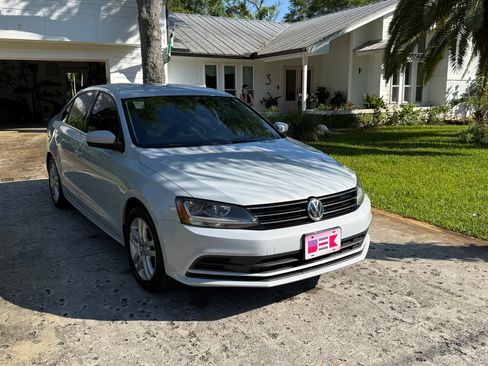 Used 2017 Volkswagen Jetta S image 5