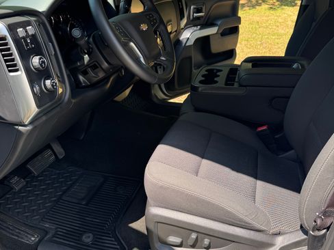 Used 2017 Chevrolet Silverado 1500 LT w/ All Star Edition AWD/4WD image 4