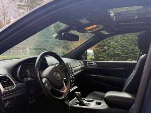 Used 2021 Jeep Grand Cherokee Limited image 2