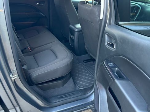 Used 2020 Chevrolet Colorado LT w/ Safety Package image 18