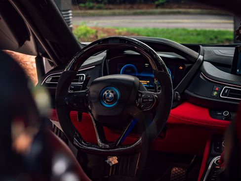 Used 2019 BMW i8 Coupe image 2