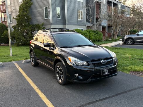 Used 2015 Subaru Crosstrek 2.0i Premium w/ Moonroof Package AWD/4WD image 2