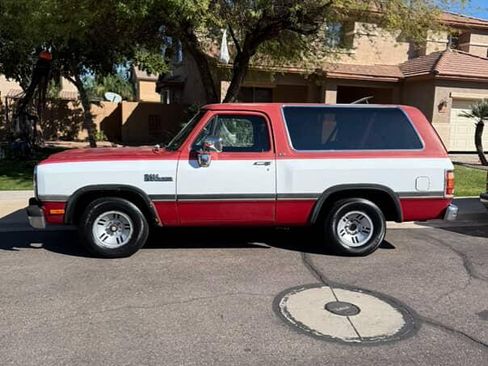 Used 1992 Dodge Ramcharger 2WD image 1