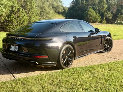 Used 2024 Porsche Panamera image 6