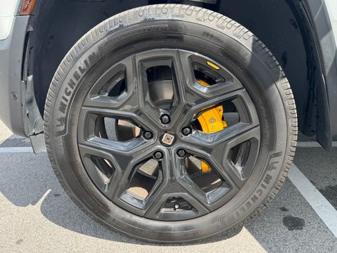 Used 2023 Rivian R1S Launch Edition AWD/4WD image 16
