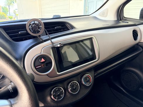 Used 2013 Toyota Yaris LE image 20