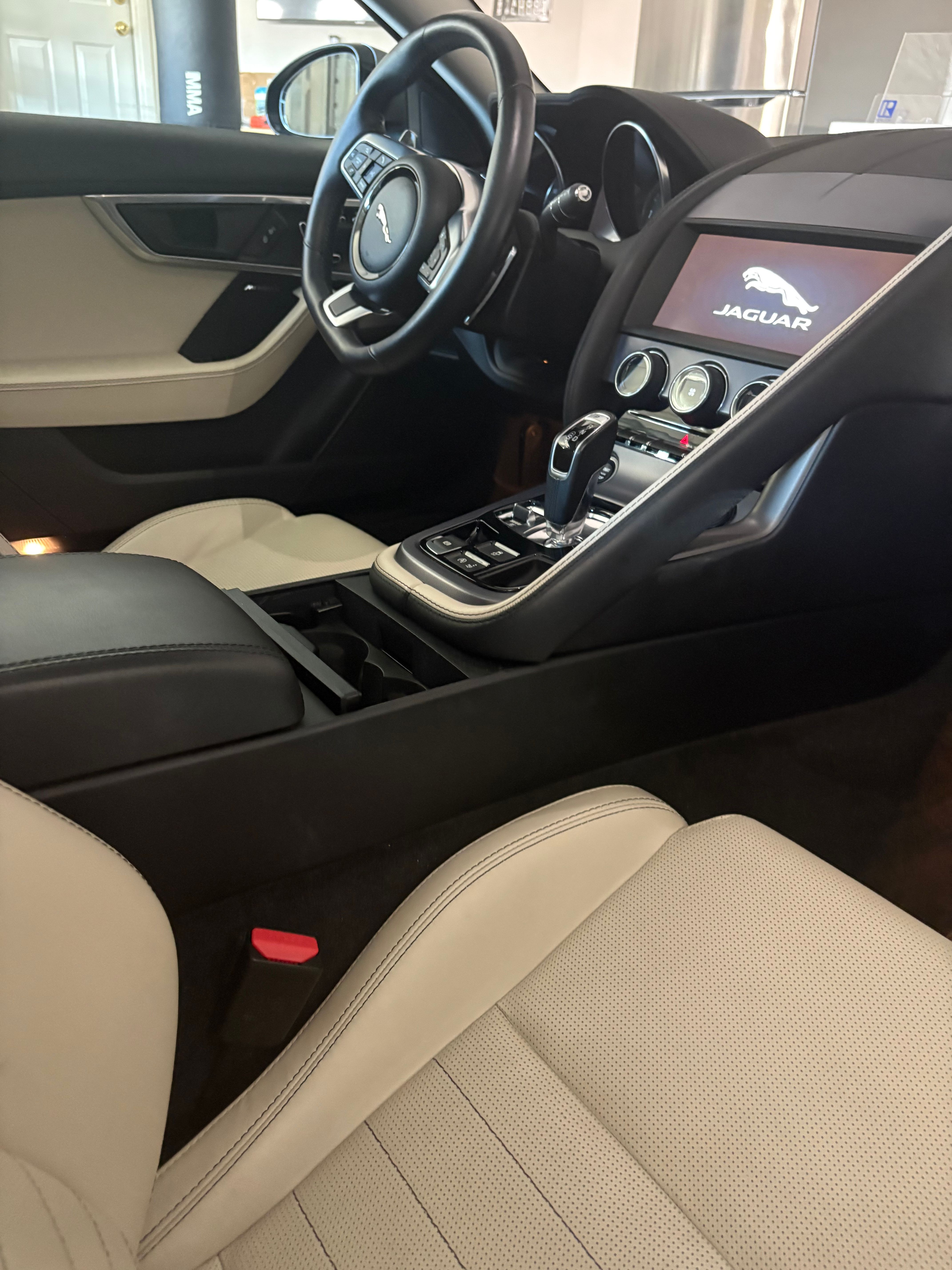 Used 2019 Jaguar F-TYPE Coupe RWD image 13