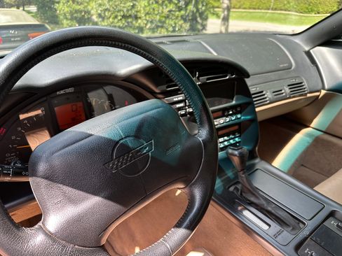 Used 1996 Chevrolet Corvette Convertible RWD image 9