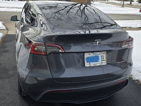 Used 2021 Tesla Model Y Long Range image 4