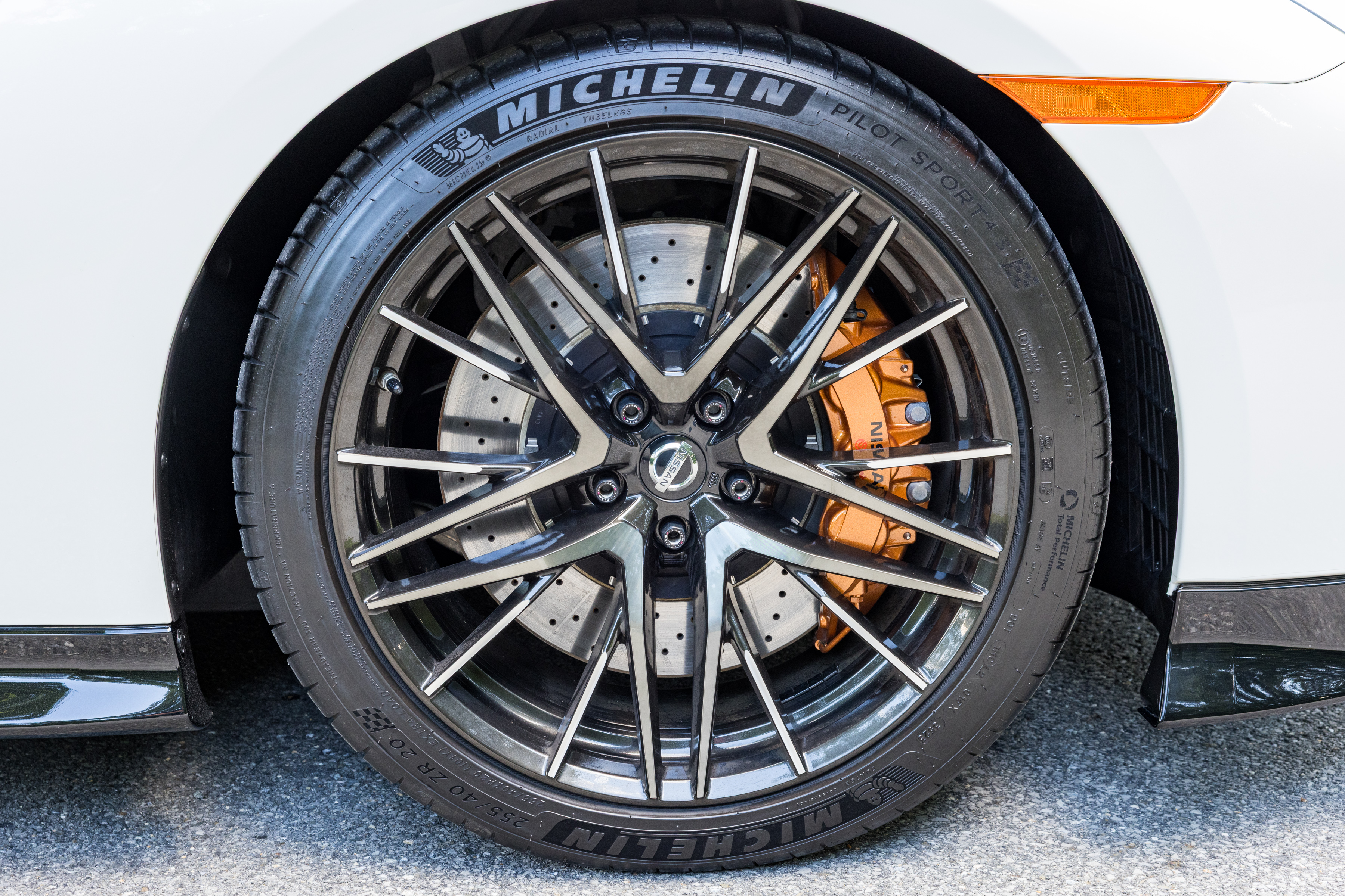 Used 2021 Nissan GT-R Premium AWD/4WD image 11