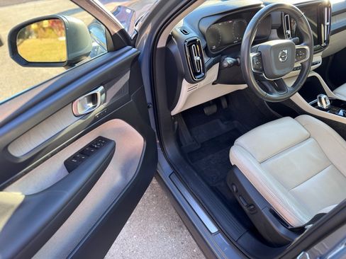 Used 2020 Volvo XC40 T4 Inscription w/ Protection Package Premier image 13