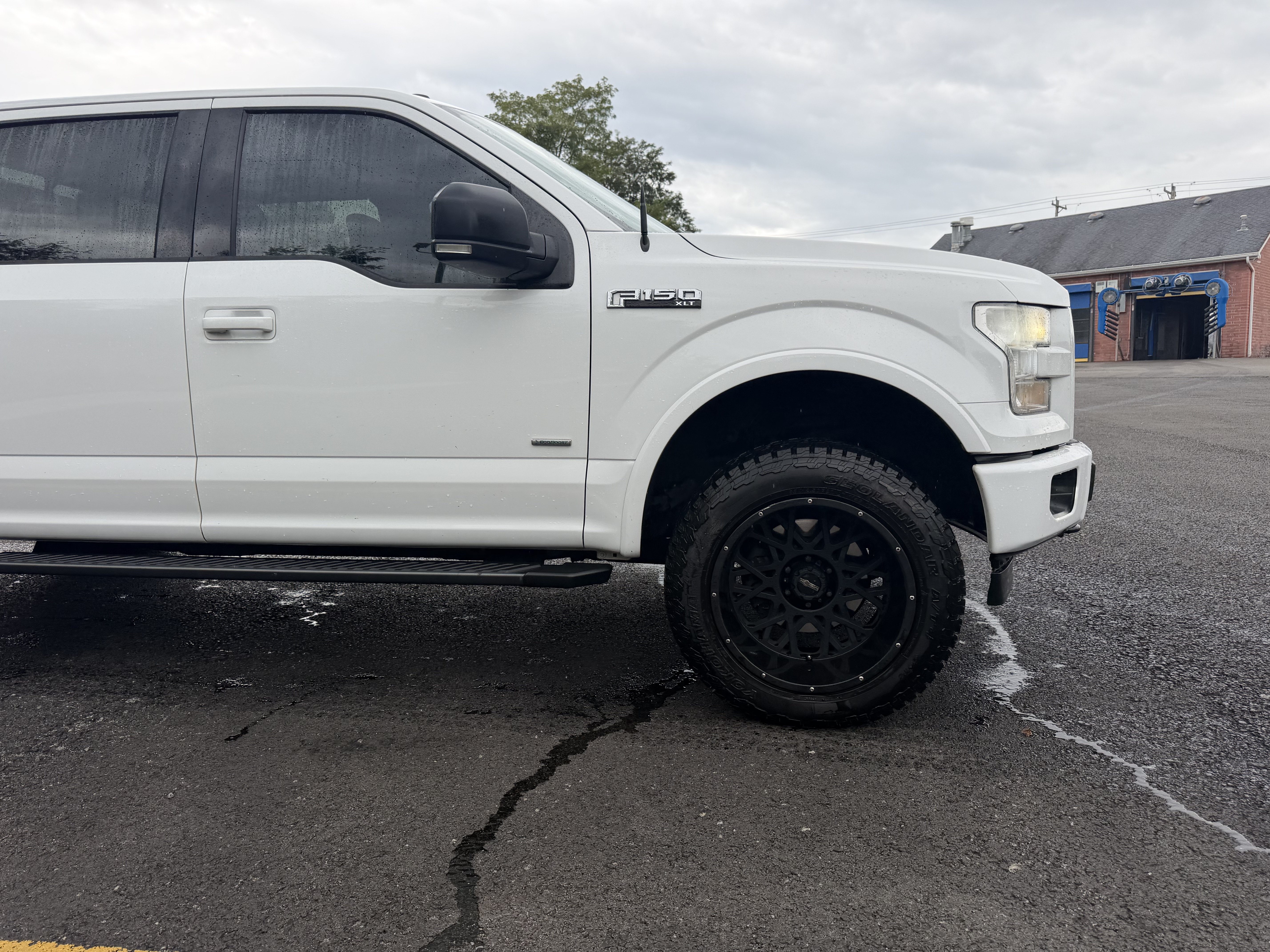 Used 2017 Ford F150 XLT w/ Equipment Group 302A Luxury AWD/4WD image 21