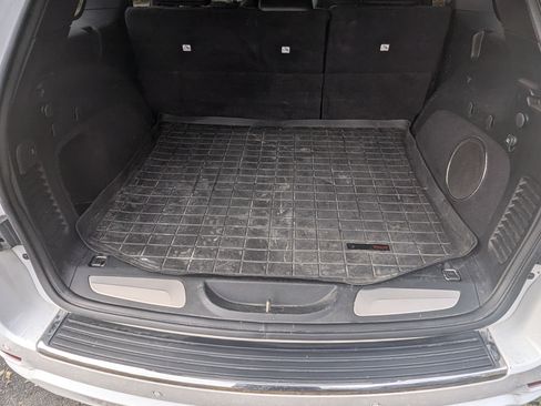 Used 2020 Jeep Grand Cherokee Overland image 12