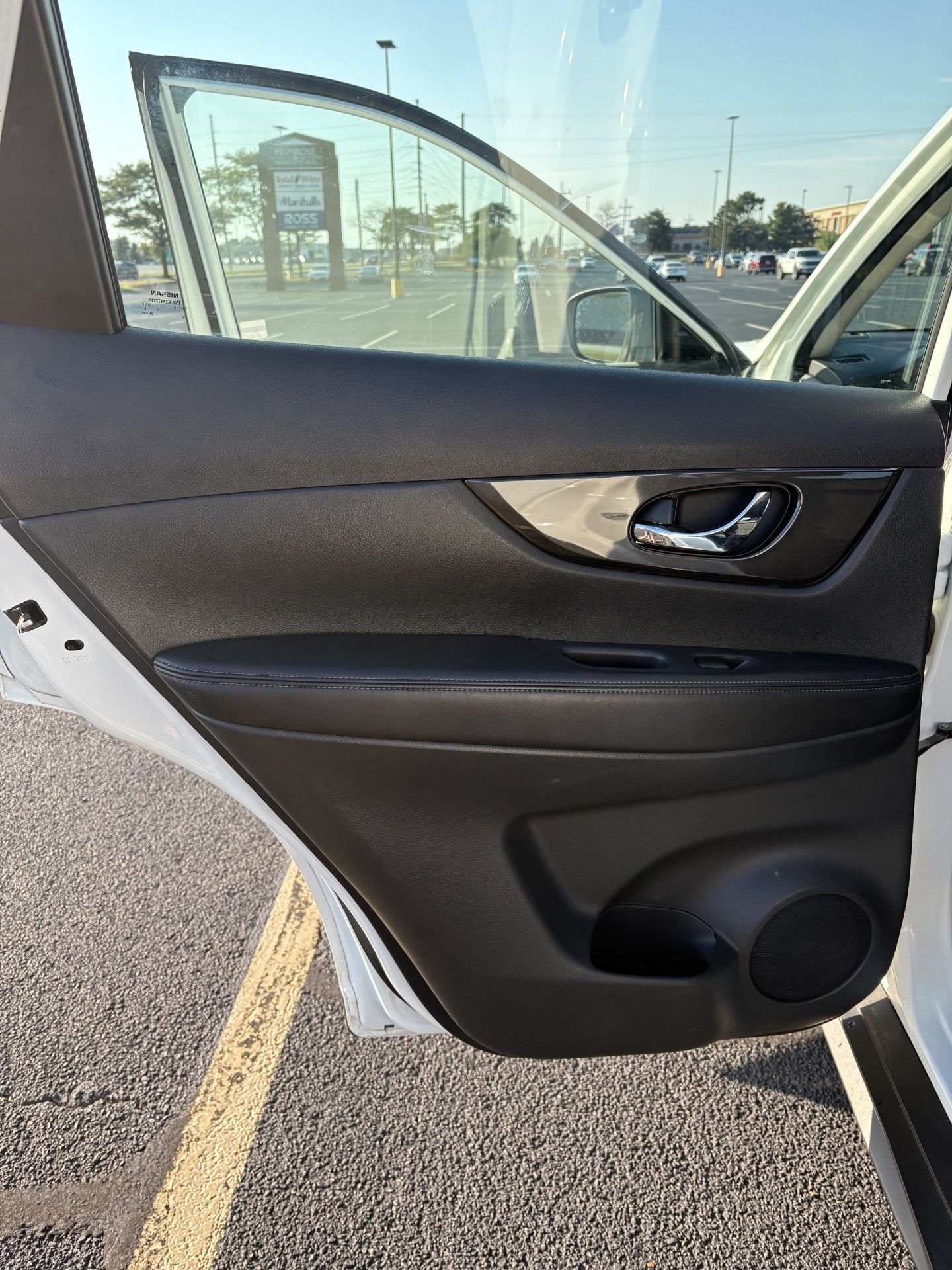 Used 2019 Nissan Rogue S FWD image 17