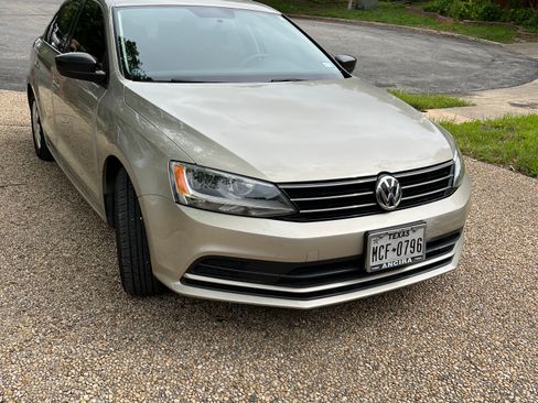 Used 2016 Volkswagen Jetta S image 12