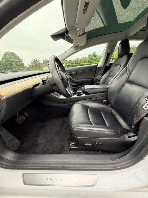 Used 2019 Tesla Model 3 Standard Range Plus RWD image 11