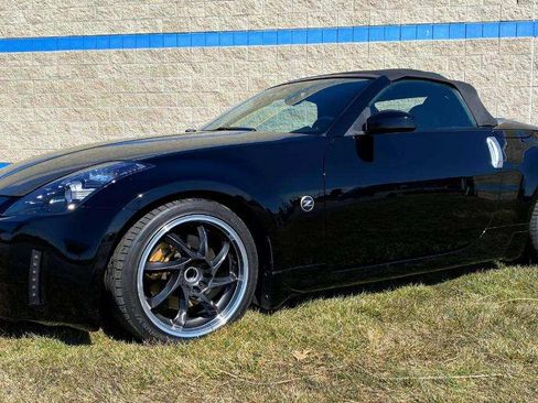 Used 2004 Nissan 350Z Touring RWD image 6