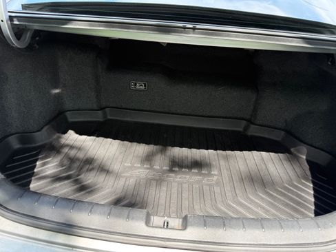Used 2017 Honda Accord Touring image 19