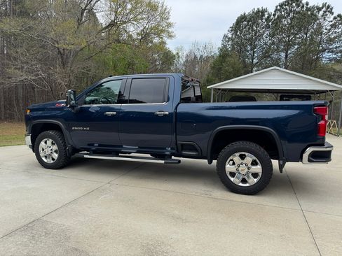 Used 2021 Chevrolet Silverado 2500 LTZ w/ LTZ Premium Package image 9