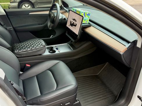 Used 2023 Tesla Model Y Long Range image 19