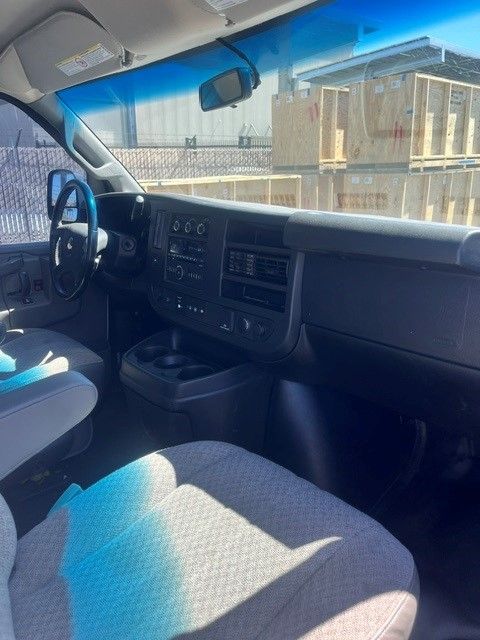 Used 2020 Chevrolet Express 2500 w/ Communications Package RWD image 9