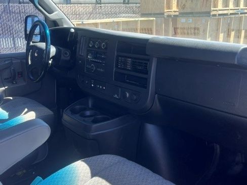 Used 2020 Chevrolet Express 2500 w/ Communications Package RWD image 9