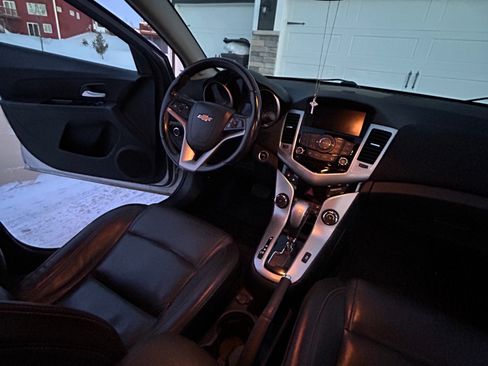 Used 2013 Chevrolet Cruze LT image 19