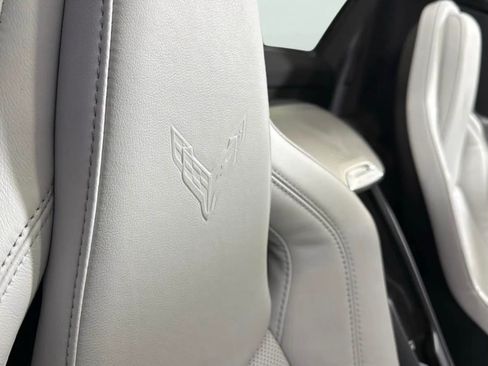 Used 2023 Chevrolet Corvette Stingray Preferred Conv w/ Z51 Performance Package RWD image 8