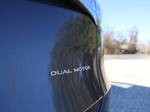 Used 2023 Tesla Model Y Long Range image 16