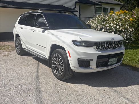 Used 2021 Jeep Grand Cherokee L Summit AWD/4WD image 5