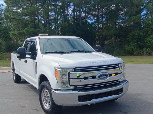 Used 2017 Ford F250 XL w/ Power Equipment Group image 8