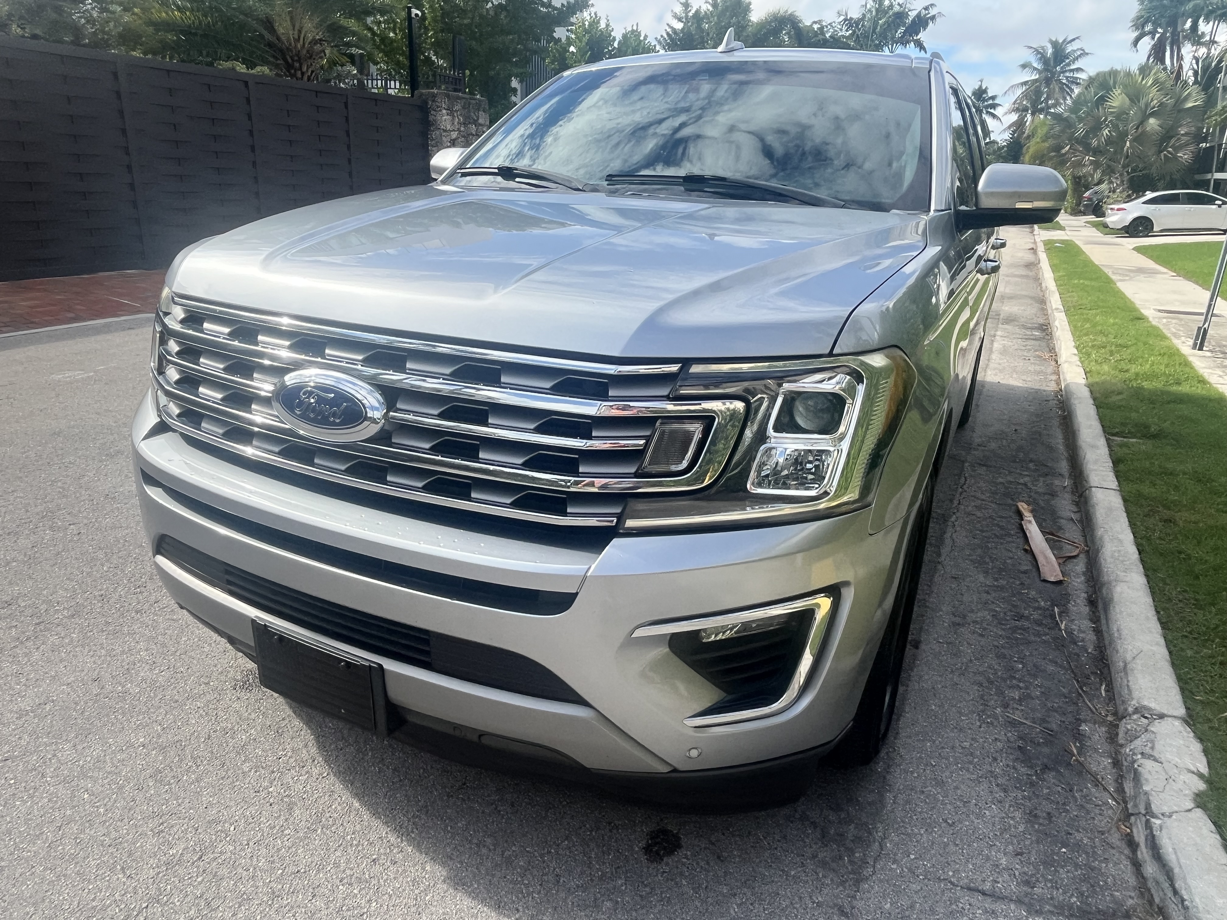 Used 2020 Ford Expedition Max Limited RWD image 16