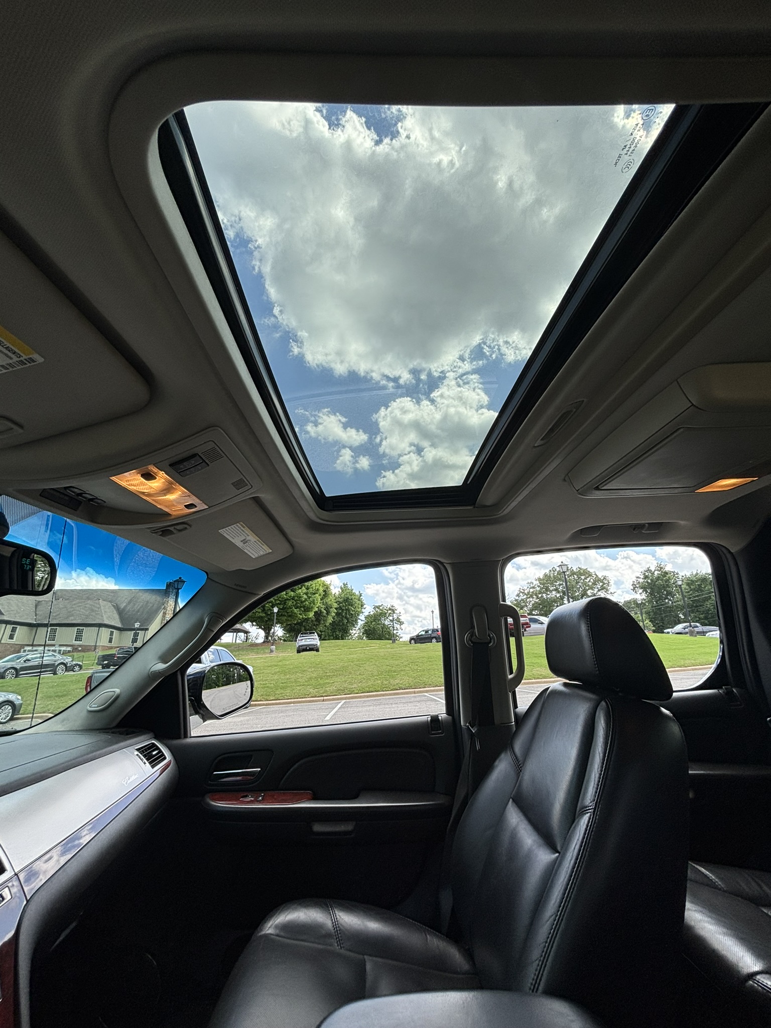Used 2007 Cadillac Escalade EXT w/ Information Package AWD/4WD image 12