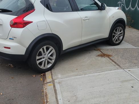 Used 2013 Nissan Juke S image 11