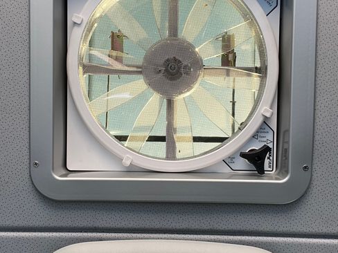 Used 2016 Mercedes-Benz Sprinter 2500 image 25