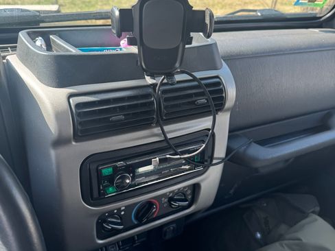 Used 2006 Jeep Wrangler X w/ Jeep 65th Anniversary Edition image 10