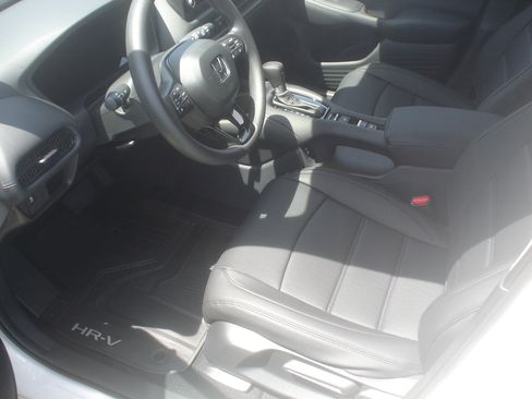 Used 2025 Honda HR-V LX image 12