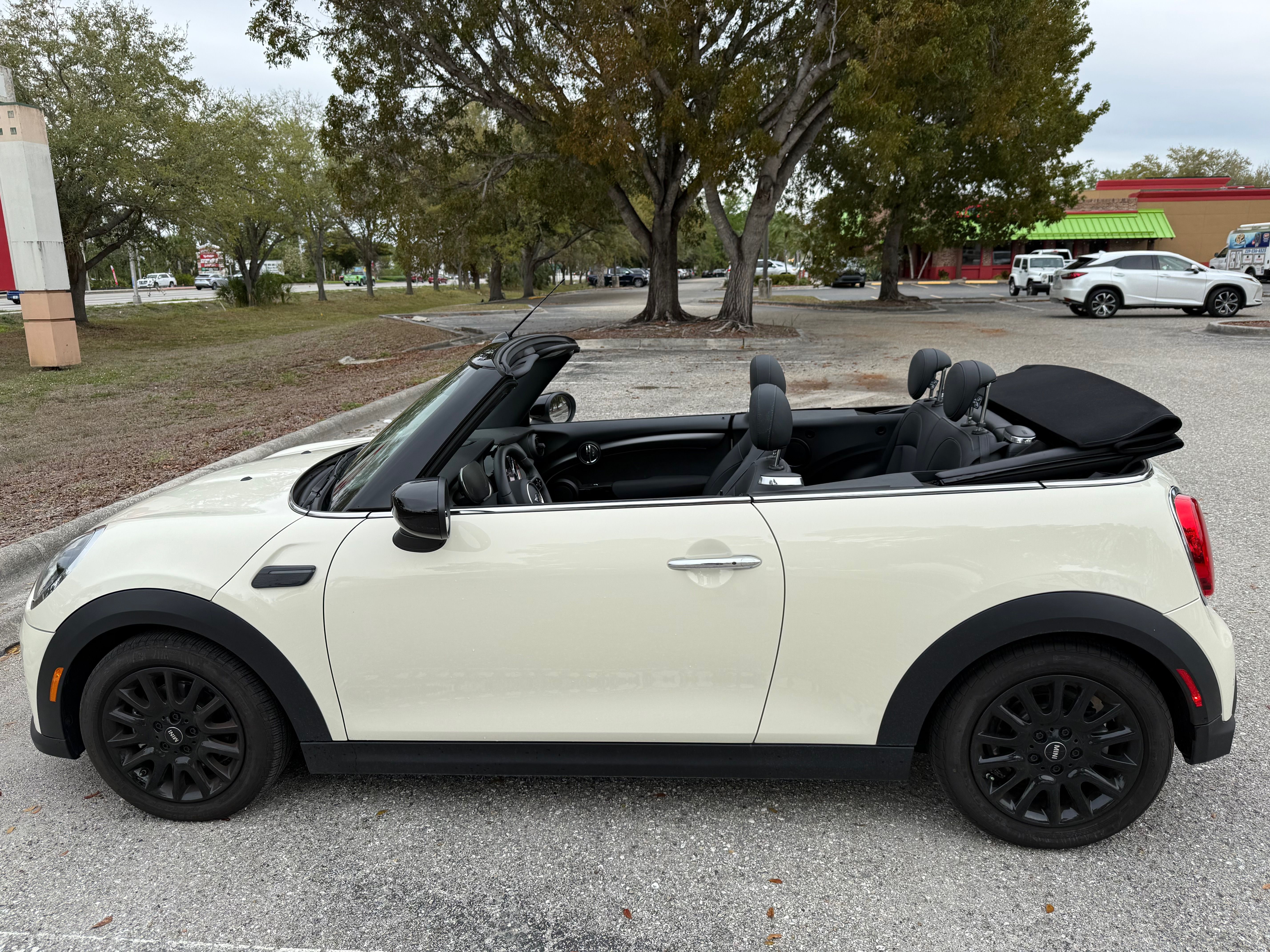 Used 2023 MINI Cooper Convertible FWD image 1