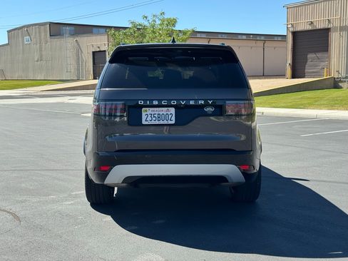 Used 2023 Land Rover Discovery Metropolitan Edition AWD/4WD image 6