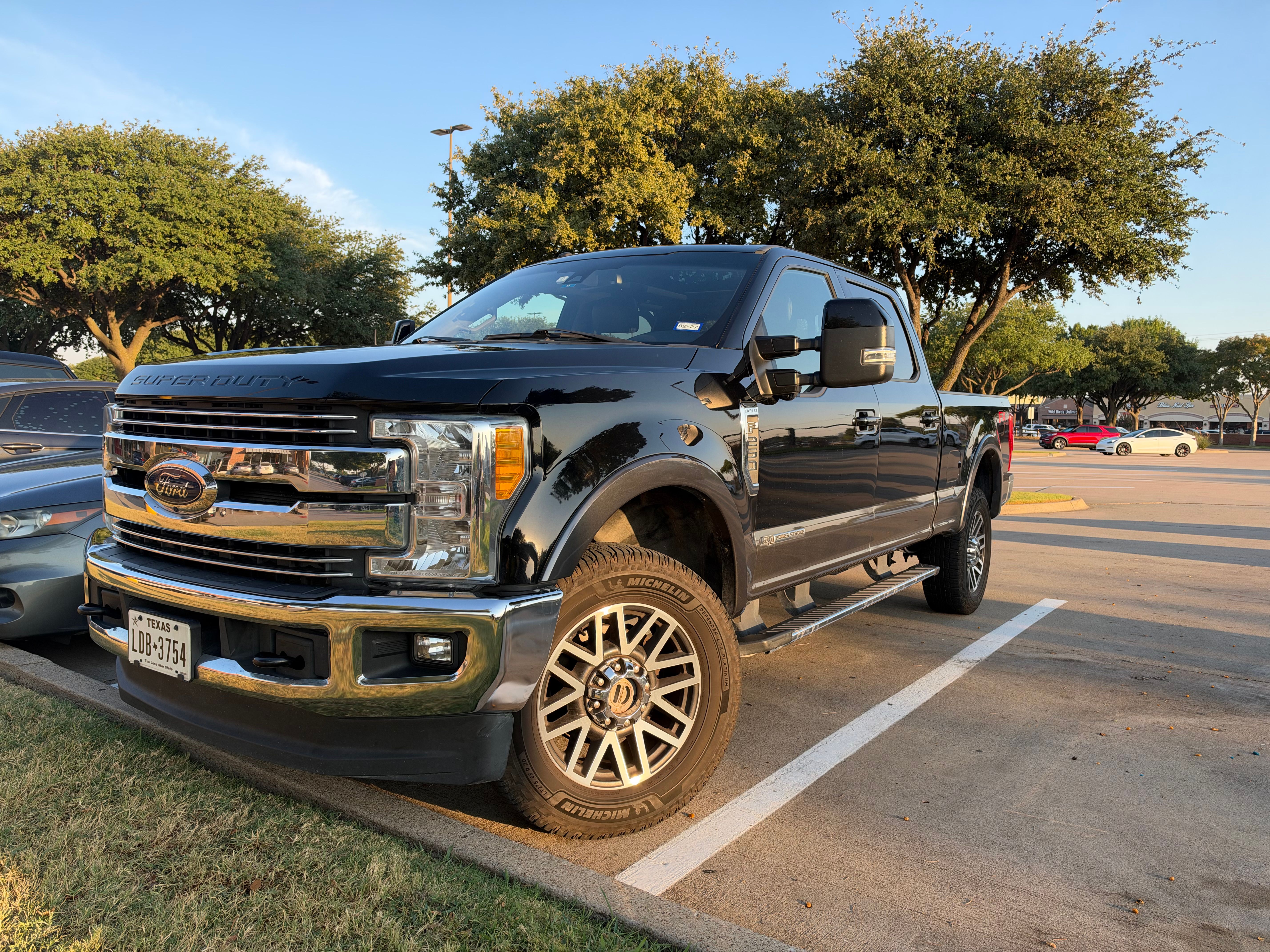 Used 2017 Ford F250 Lariat w/ Lariat Ultimate Package AWD/4WD image 1